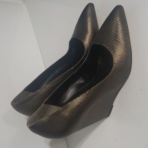 POUR LA VICTOIRE Bronzy Gold and Black Textured Leather Wedge Heels